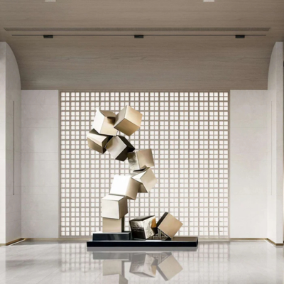 İyi bir fiyat. Altın Küpler Metal Heykel - Modern Geometrik Sanat Heykeli çevrimiçi