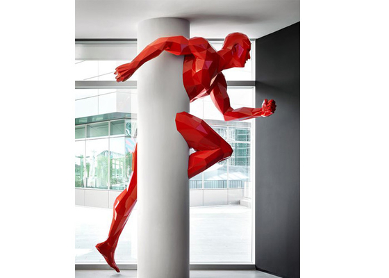 İyi bir fiyat. Büyük Boyalı Modern Sanat Geometrik Koşan Adam Fiberglas Heykel Duvar Dekorasyonu çevrimiçi