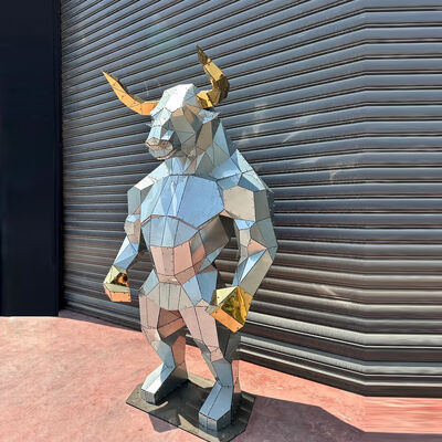 İyi bir fiyat. Geometrik Paslanmaz Çelik Minotaur Heykeli Işıkla çevrimiçi