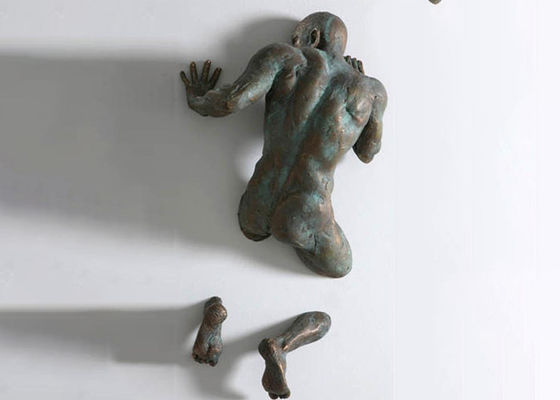 İyi bir fiyat. Yaşam Boyutu Patina Döküm Bronz Duvara Monte Adam Heykel çevrimiçi