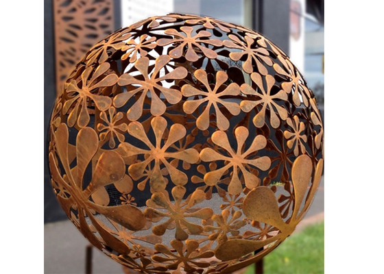 İyi bir fiyat. Bahçe Dekoru İçin Modern 100cm Dia Corten Çelik Bilyalı Heykel çevrimiçi